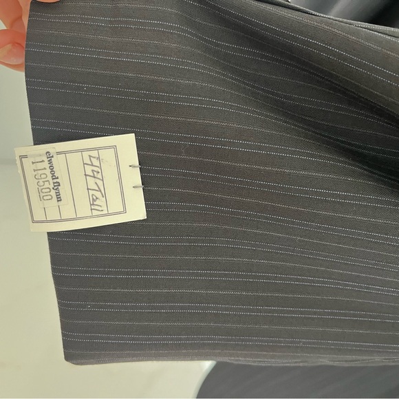 NWT Hugo Boss 44T suit - Picture 5 of 5